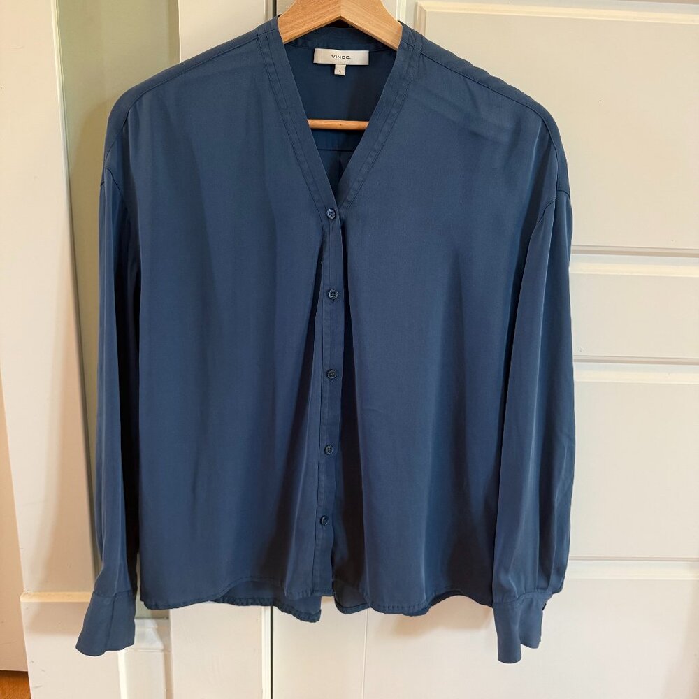 Vince Silk Blend V-Neck Button-Down Blouse - S